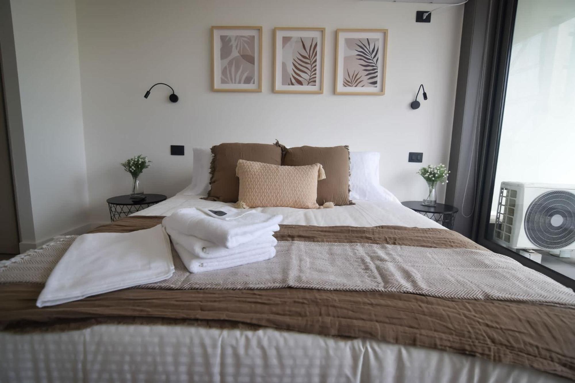 Condes Living Arauco Park Gourmet Couple's Pad * Santiago