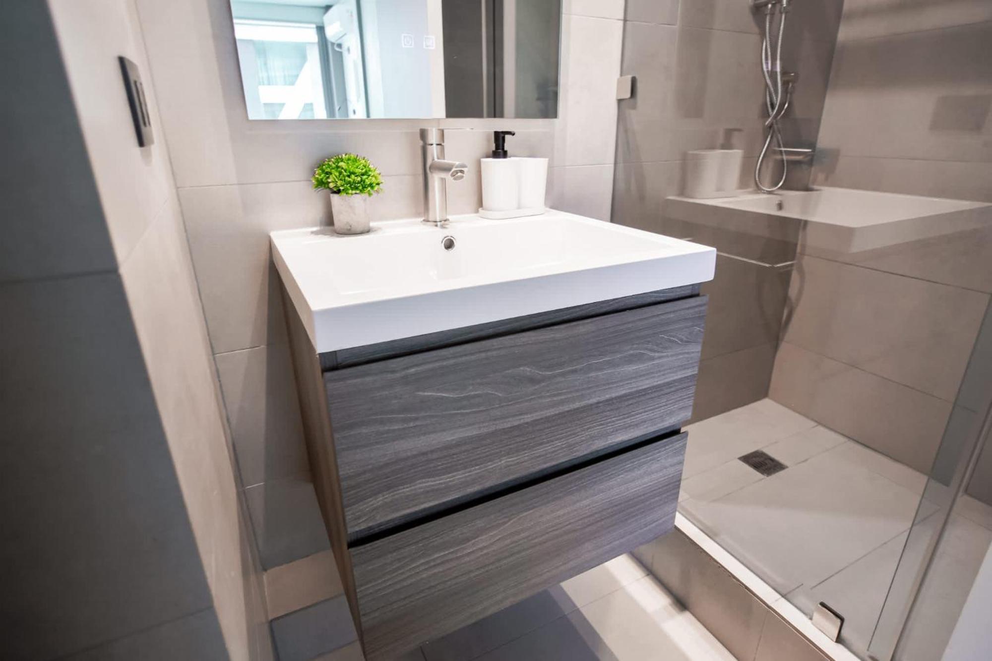 Condes Living Arauco Park Gourmet Couple's Pad *